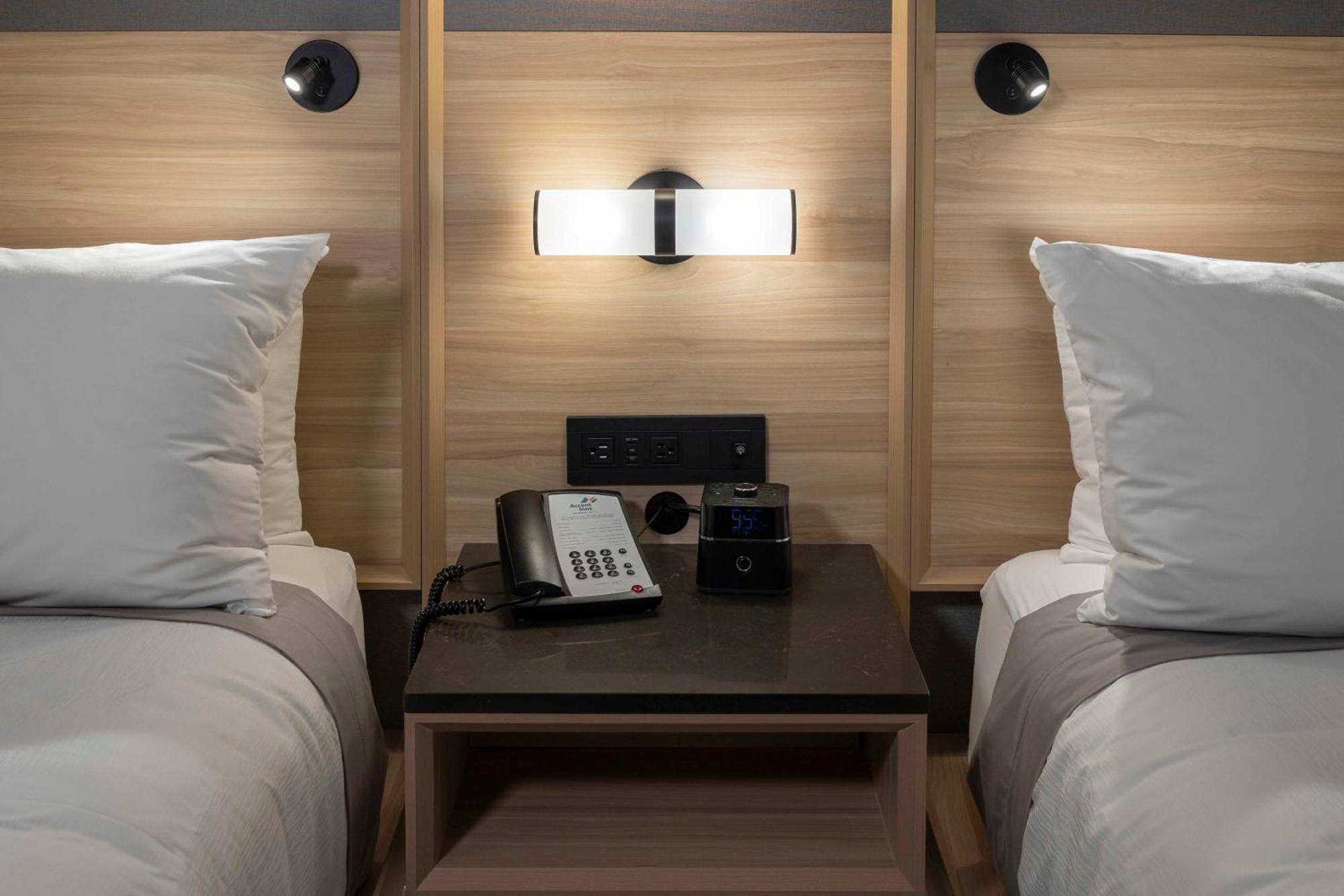 Accent Inns Vancouver Airport Richmond Ngoại thất bức ảnh